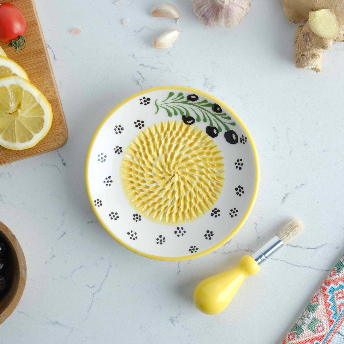 Ceramic Grater Plate with Stand – 6" Handmade Garlic & Ginger Grater